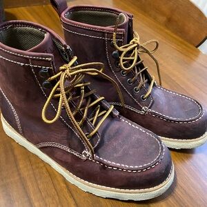 Eastland Women's Lace Up Boots